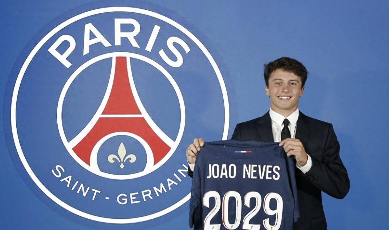 开云入口-清晨体能课后；阿森纳复出首秀备战法甲；引发热议；数据趋势出现新变化(备受和倍受的区别)