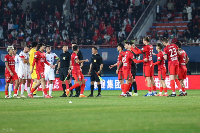 开云在线-转折点！浙江队复出首秀，中超关键时刻攻防权衡，底气十足，阵容厚度经受考验的简单介绍